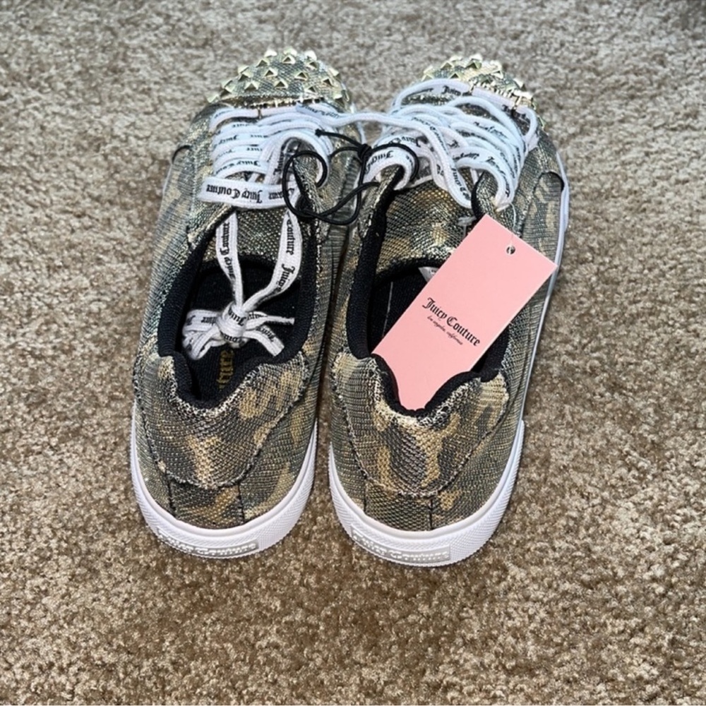 Juicy Couture Women’s Fashion Sneaker Gold Studded Camo. Size 9M - Picture 3 of 9